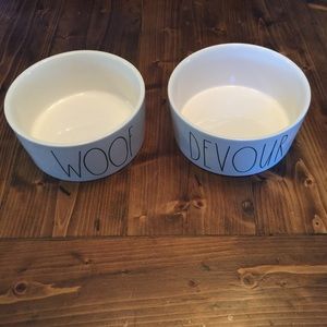 Rae Dunn dog bowls set of two 3X6“   DEVOUR & WOOF